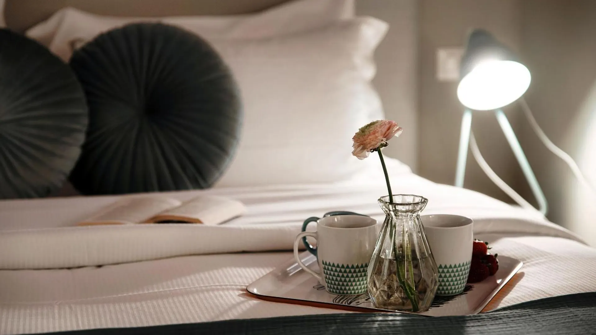 Corte Delle Rondini - Bymyhomeincomo Como