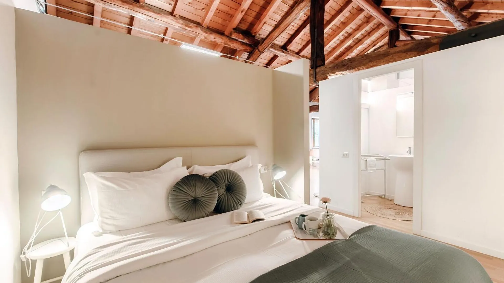 Corte Delle Rondini - Bymyhomeincomo Italy