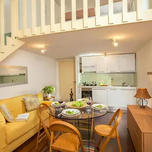 https://pantheon-white-petite-maison.it-romehotels.com