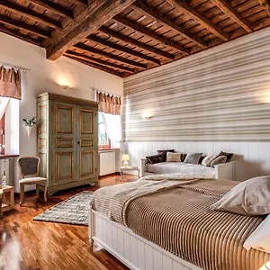 https://colosseo-miracle-suite.it-romehotels.com