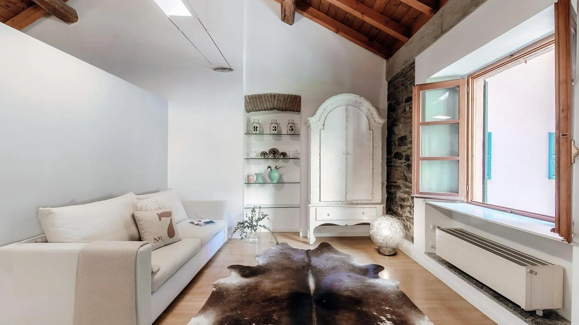 Corte Delle Rondini - Bymyhomeincomo Como