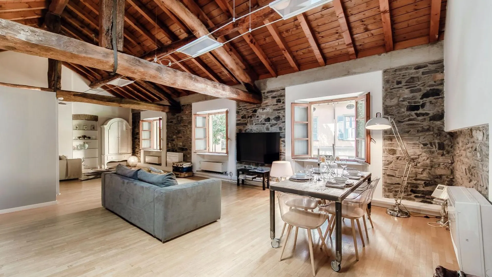 Corte Delle Rondini - Bymyhomeincomo Como