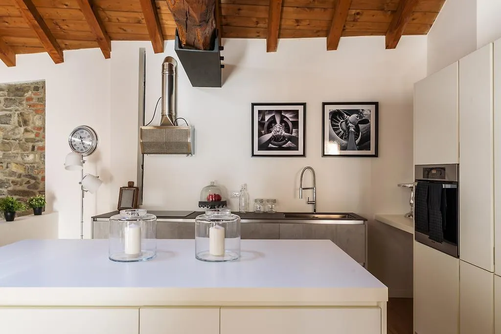 Corte Delle Rondini - byMyHomeInCôme 0*,