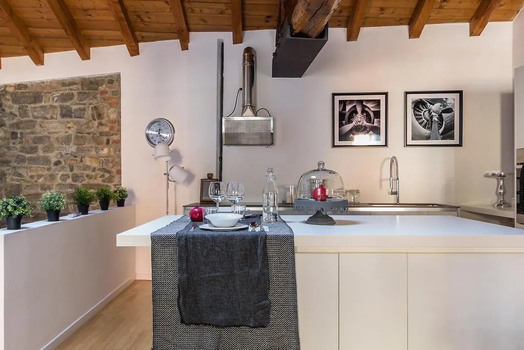 Appartamento Corte Delle Rondini - byMyHomeInCôme